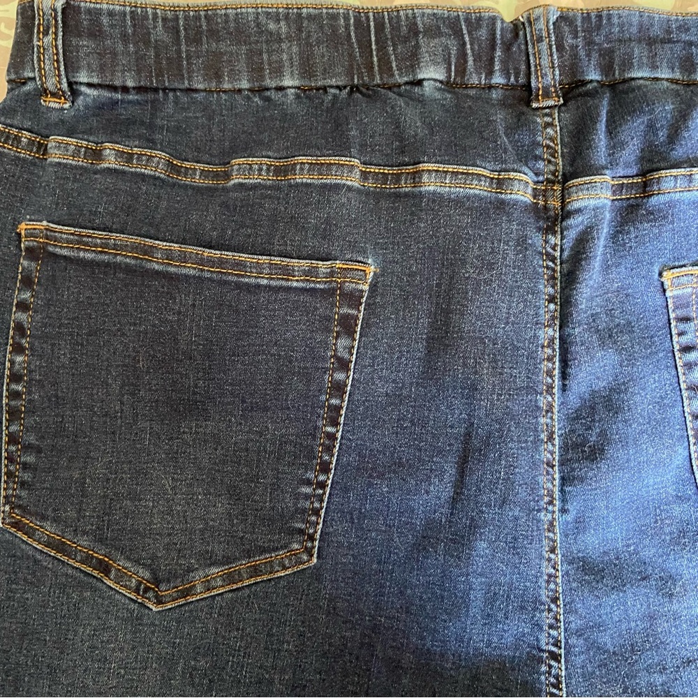 Denim & Co 2 tone Capri pants - Picture 10 of 12